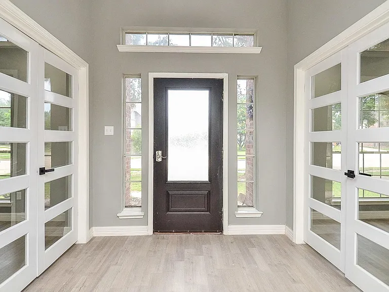 9211 Abbey Chase Ln — Photo 4