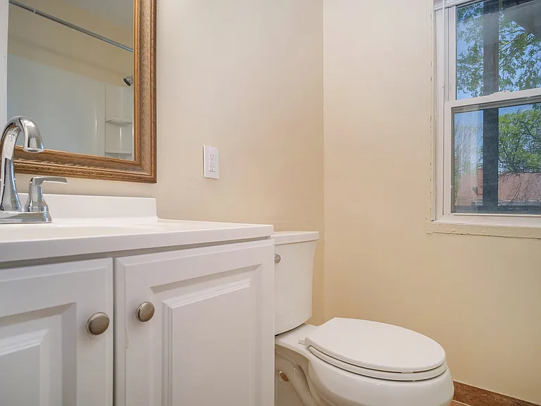 1321 Bemis St SE — Photo 8