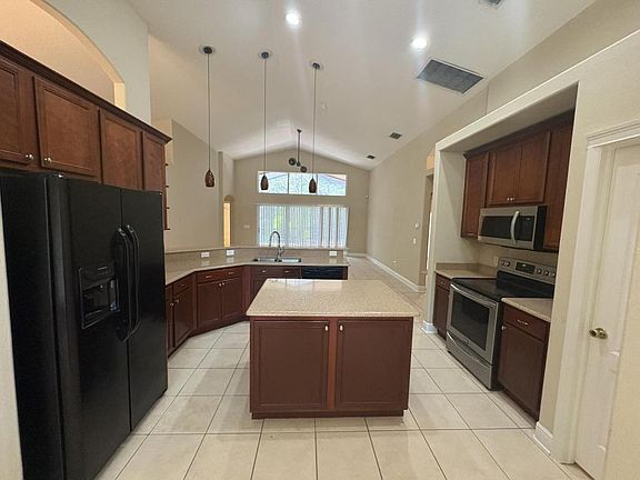 4th image of 6117 Whimbrelwood Dr