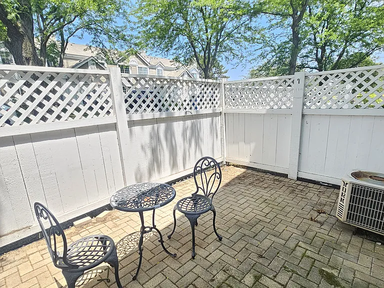 315 Bunker Hill Cir — Photo 12