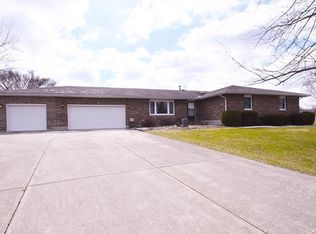 2330 Paradise Ln, Springfield, OH 45502