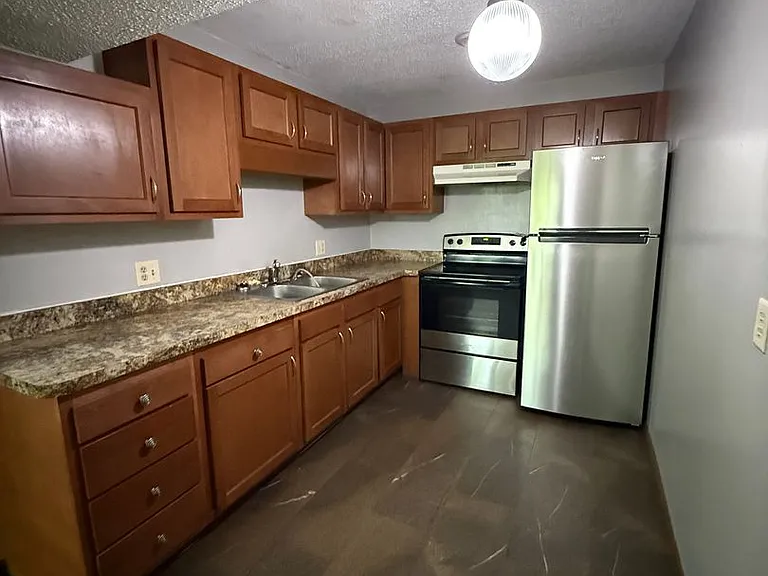 727 Westridge Rd — Photo 8