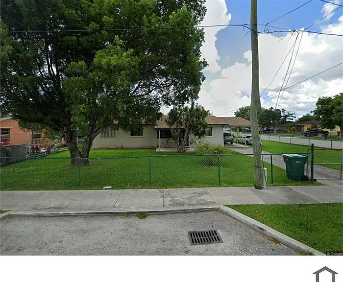 683 NW 13th St — Photo 1