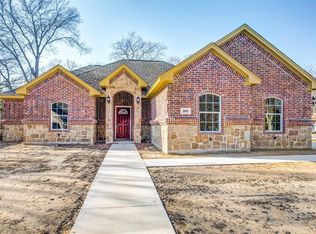 400 Hayes Ct, White Settlement, TX 76108