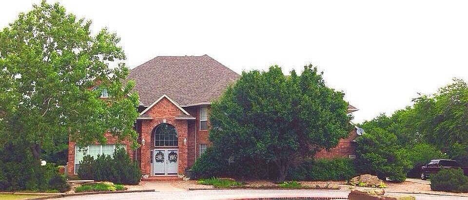 1st image of 2819 Winding Creek Ln NE