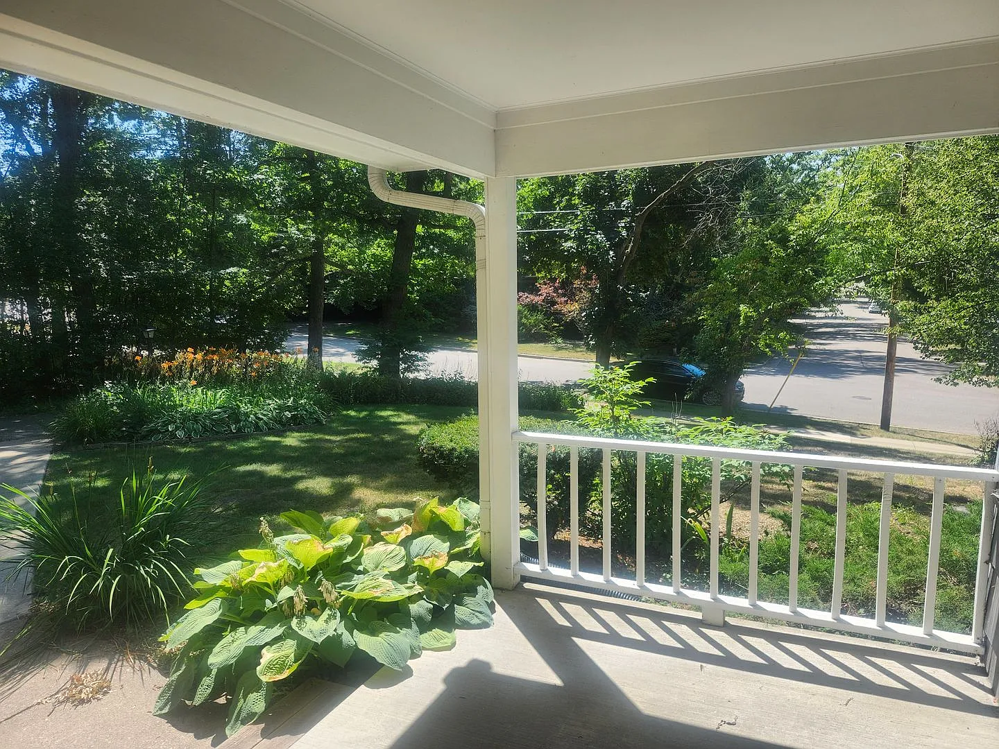 West Side Near Hoyt Park Single Family House — Photo 2