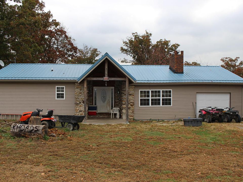 1st image of 14 Petunia Dr
