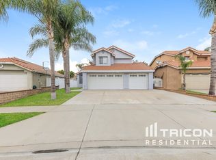 404 Colfax Cir, Corona, CA 92879