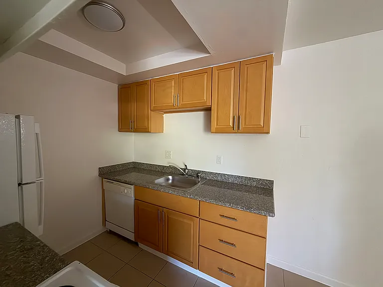 927 Fitzuren Rd #1 — Photo 3