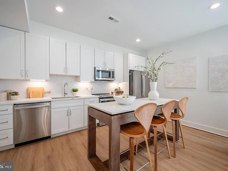 1228 Brentwood Rd NE #1 — Photo 5