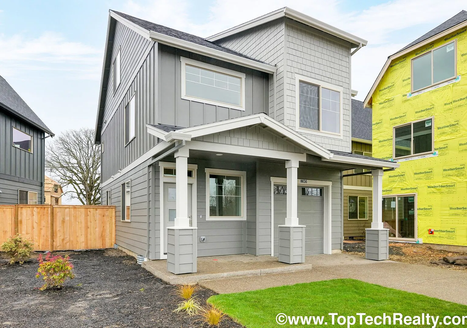 Beautiful Modern 4 Bedroom | 2.5 Bathroom | Single Family Home | Near Quatama Station! — Photo 2