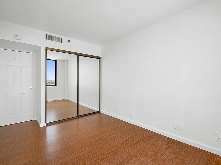 343 Pioneer Dr #1703 — Photo 27