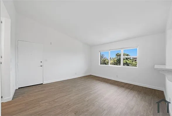 1071 Junipero Ave #302 — Photo 5