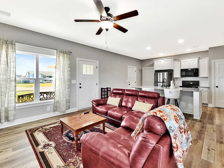 932 N Cloverleaf St — Photo 10