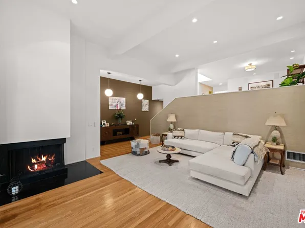 17202 Palisades Cir, Pacific Palisades, CA 90272