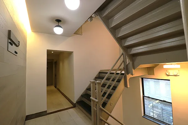 Rented by Akam Sales and Brokerage | media 7