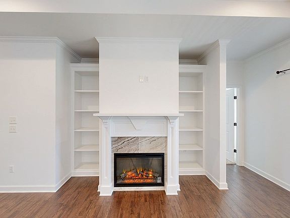 5th image of 439 Griffith Ln