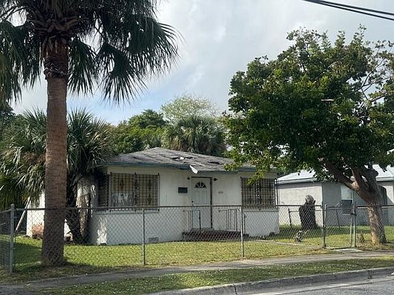 2nd image of 1015 Windsor Avenue