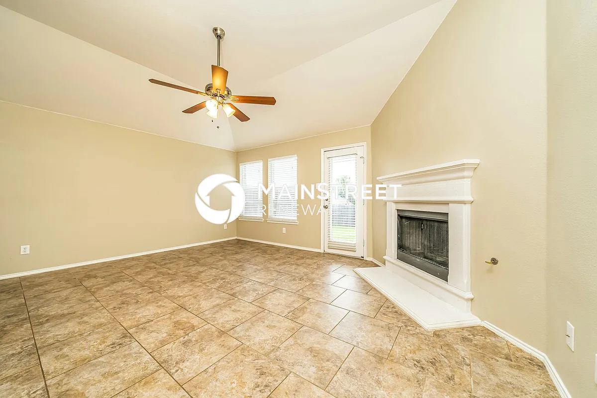 Living Room - 623 Soledad St