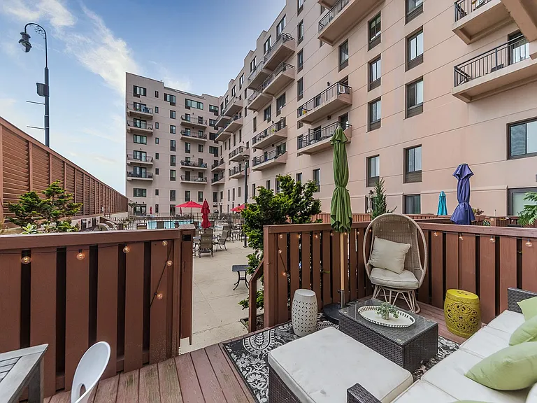 100 W Broadway #1H — Photo 12