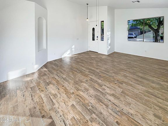 3rd image of 18184 W DESERT BLOSSOM Drive