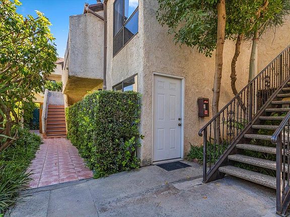 4th image of 2655 30th St APT 204
