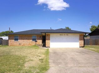 1403 Maple St, Perry, OK 73077