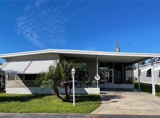 916 Rainbow Ln, North Fort Myers, FL 33917