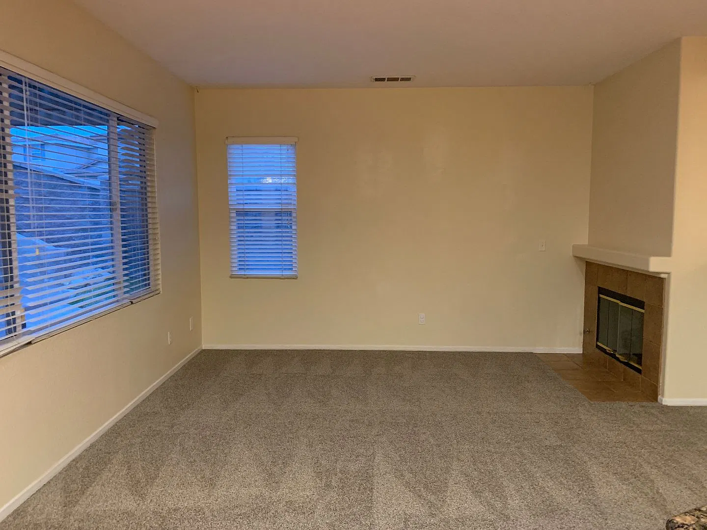 Beautiful Home, 4 Bedrooms, 2.5 baths, 2 Car Garage — Photo 3