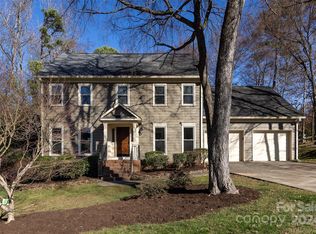 331 Rose Arbor Ln, Matthews, NC 28105