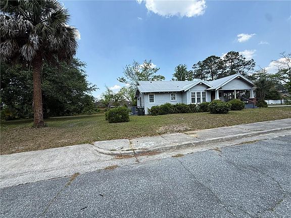 2nd image of 713 Quarterman St