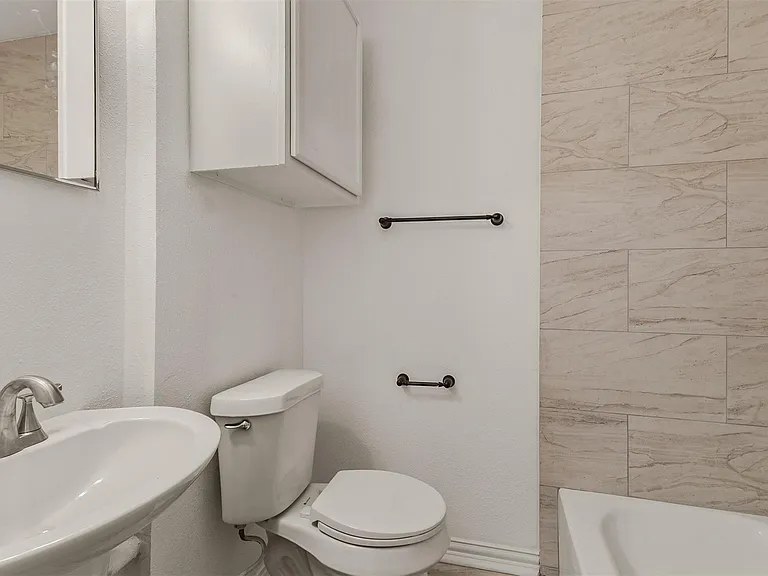 3004 Ballinger Dr — Photo 11
