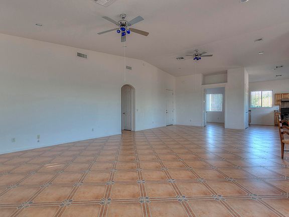 5th image of 445 S Avenida De Las Sabinas
