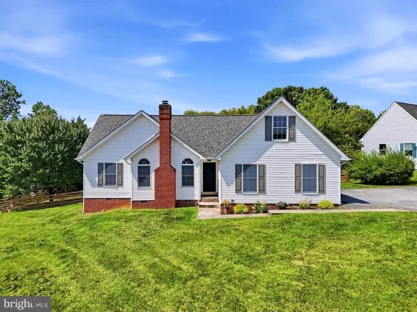 206 Vista Ct, Charles Town, WV 25414