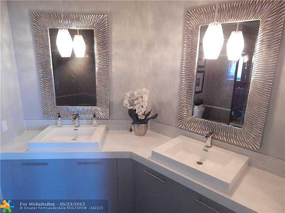 4th image of 511 SE 5th Ave APT 1904