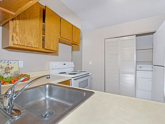 5th image of 6702 Dublin Loop W APT A