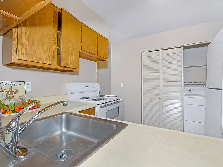 6702 Dublin Loop W #A — Photo 4