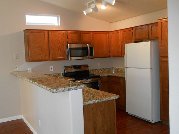 4th image of 3226 E Sequoia Dr