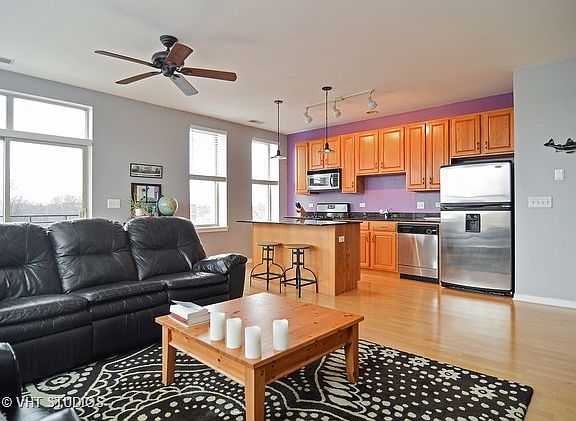3rd image of 2143 W Wellington Ave #P4316