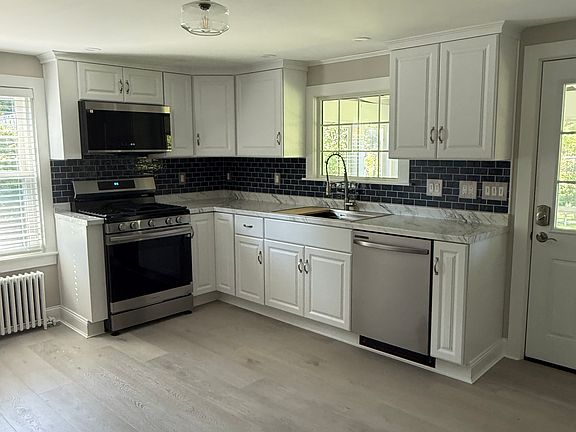 2nd image of 483 Old Westport Rd
