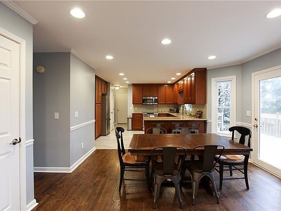 3rd image of 5304 Shotwell Ct