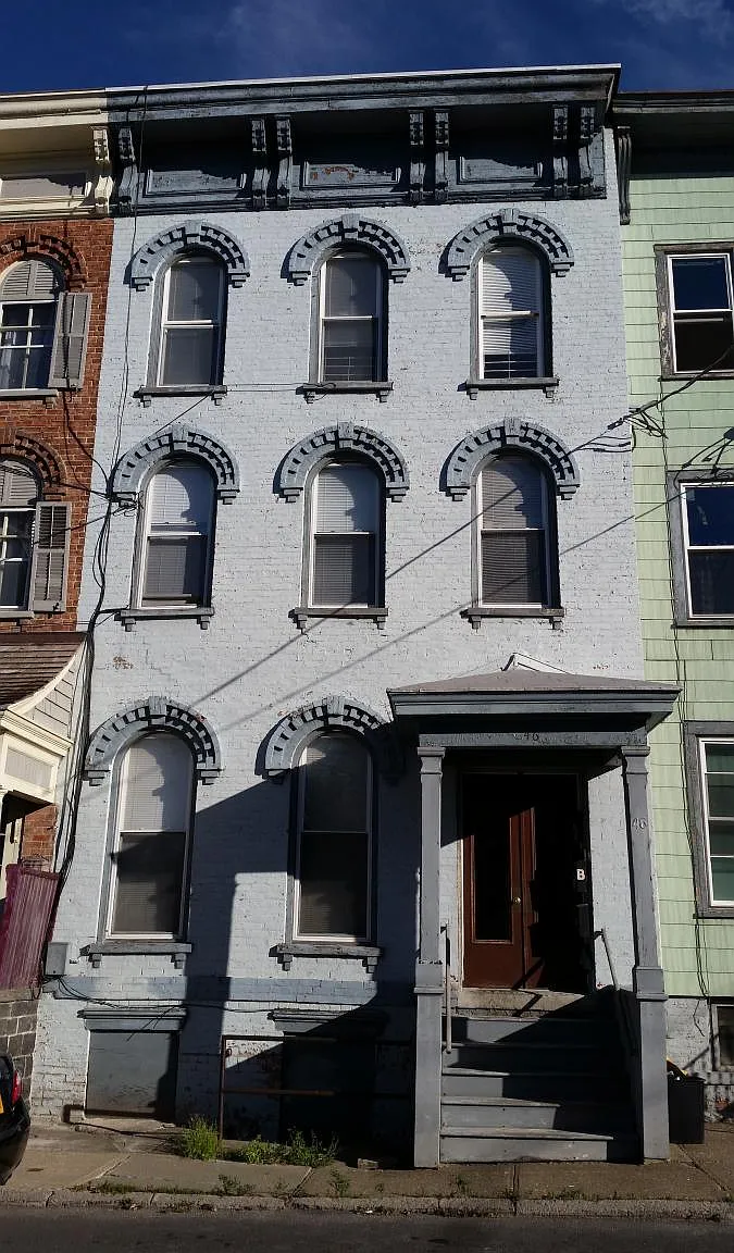 2 bed, 1300 sqft, $2,500 — Photo 1
