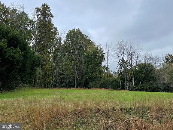 3rd image of 403 Blackhawk Dr