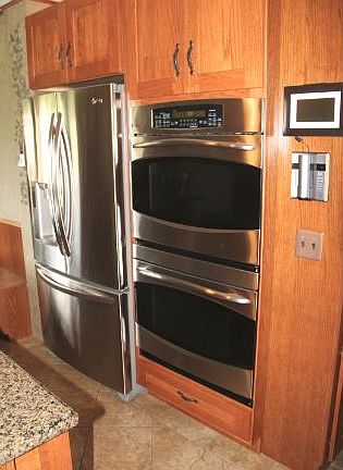 4th image of 901 Gloria Dr