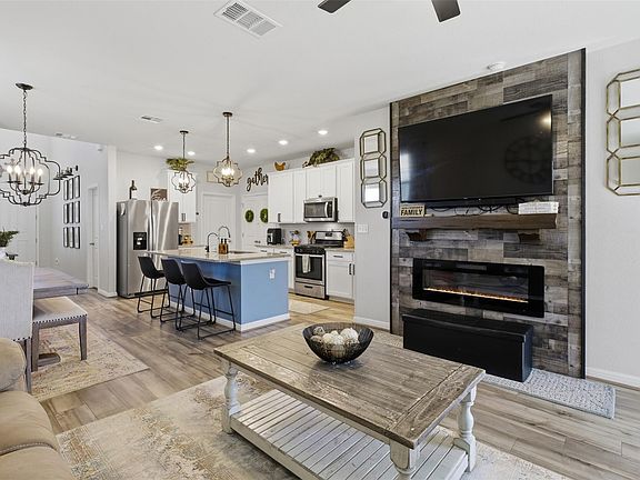 5th image of 431 Dipprey Ln