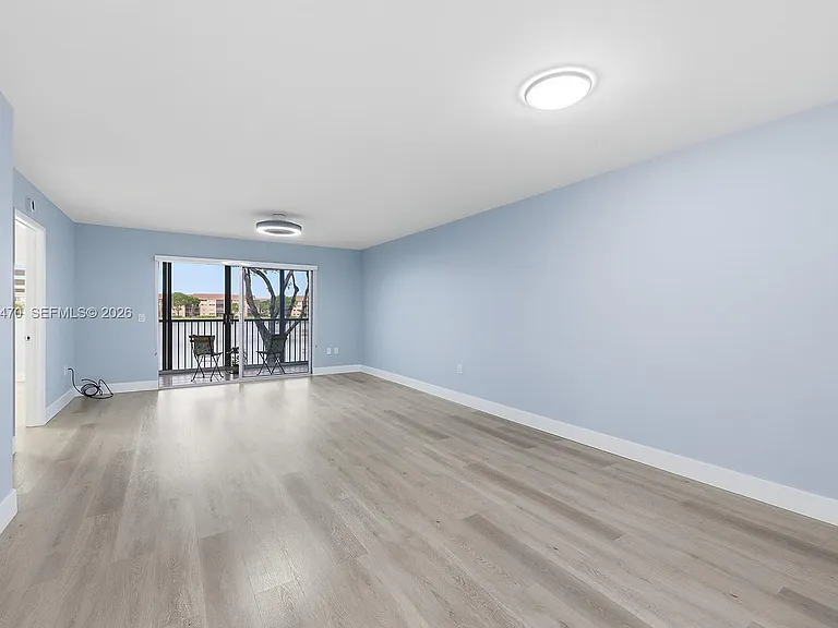 550 SW 138th Ave #206K — Photo 6