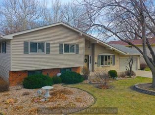 1725 Ingalls St, Grand Island, NE 68803