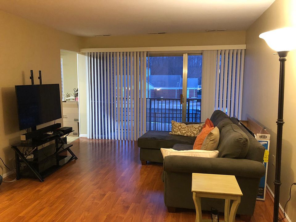 1st image of 868 College Pkwy APT 202