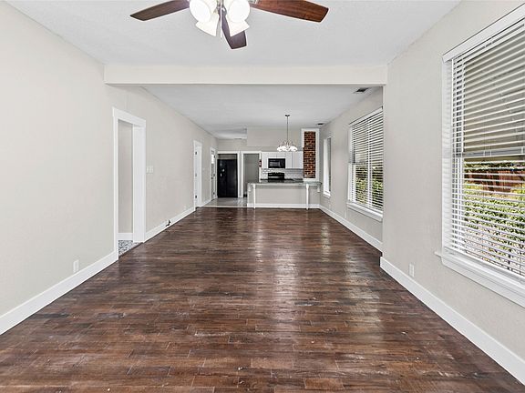 4th image of 419 W 5th St