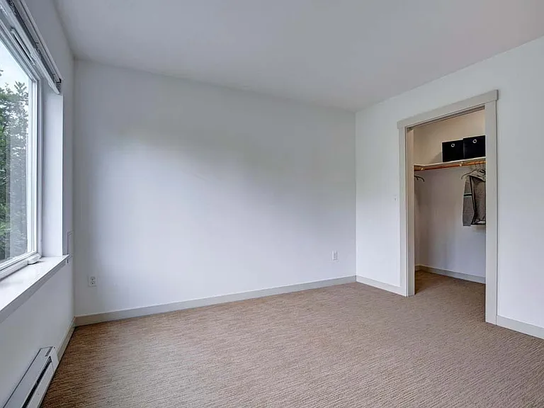 The Noble Apartments — Photo 18